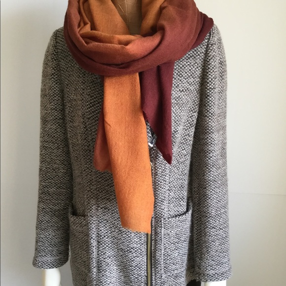 Ombré semi-sheer, soft wool scarf - Picture 5 of 6